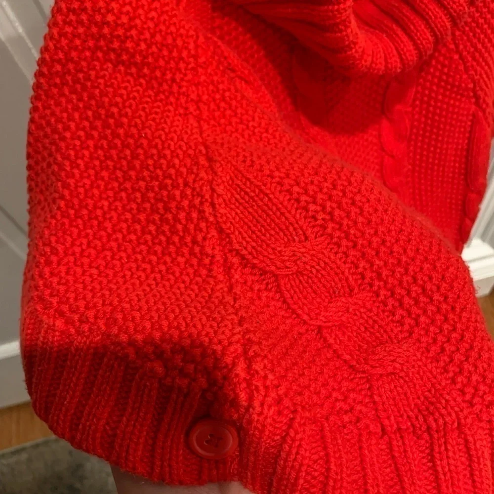 Carter’s cable knit red pancho size 5 T